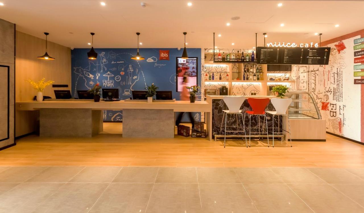 Ibis Zhengzhou Longhai Road Exterior photo